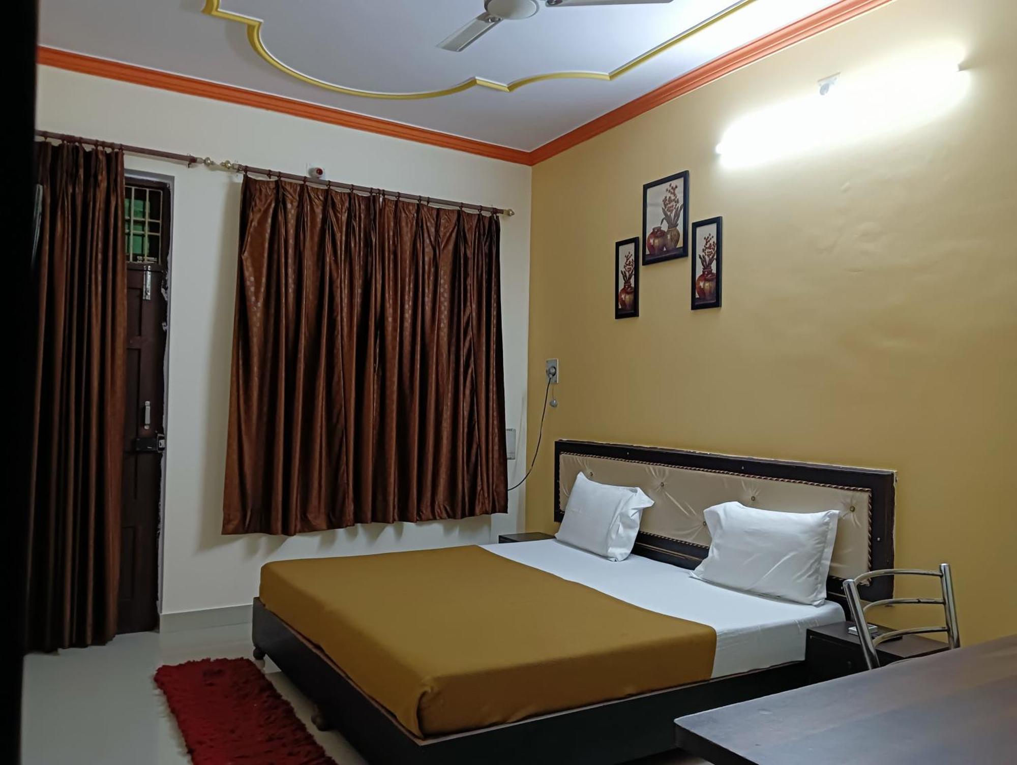 Varuna Palace Varanasi , Near Mandir & Ghat'S Exterior photo