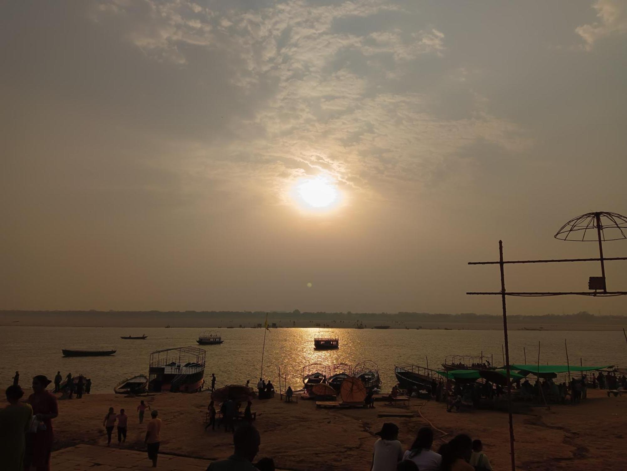 Varuna Palace Varanasi , Near Mandir & Ghat'S Exterior photo